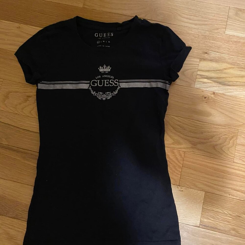 SALE!3FOR $ 10 GUESS TOP